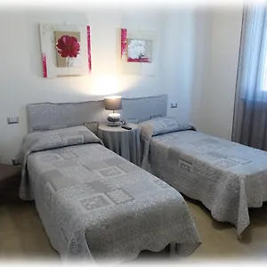 marinella-guest-house.it-lombardy.com/